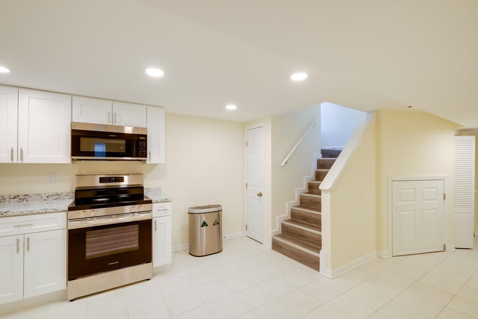 1 Mi to Metro: DC Area Apt w/ Fenced Yard! House in Wheaton-Glenmont