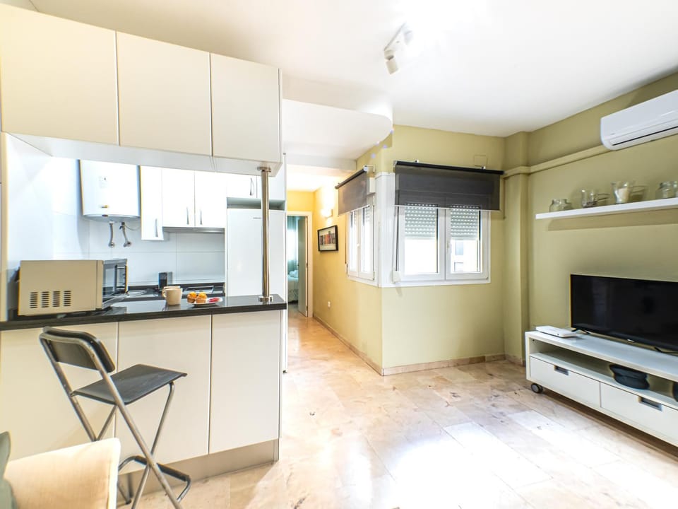 TV and multimedia, Kitchen or kitchenette, Living room, Dining area, kitchen