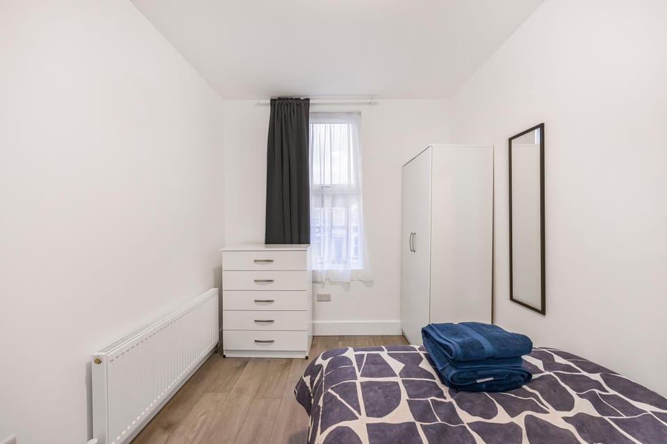 Bed, Photo of the whole room, Bedroom, towels, wardrobe