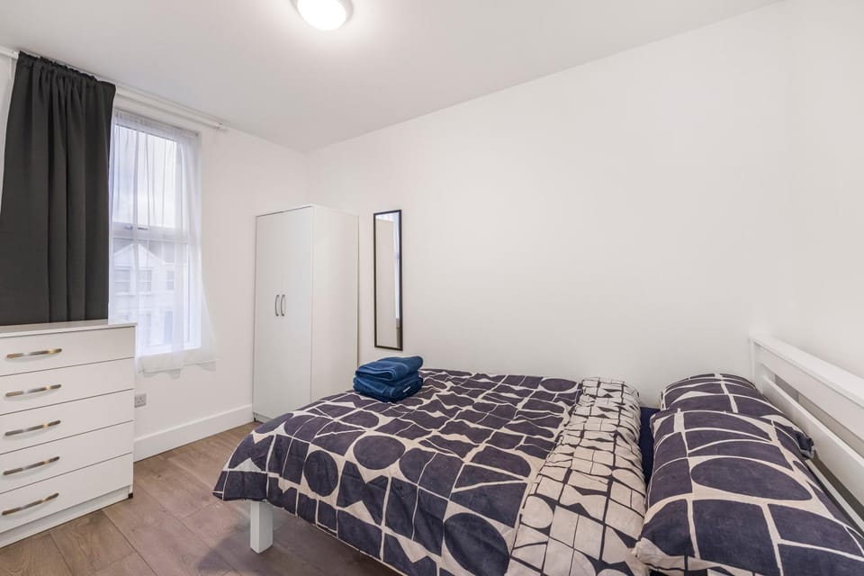 Bed, Photo of the whole room, Bedroom, towels, wardrobe