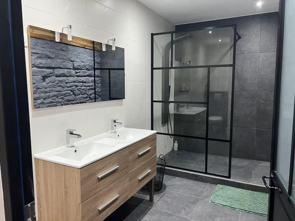 Maison Spa haut de gamme hotspring à 900 m du lac de Bouzey Apartment in Vosges