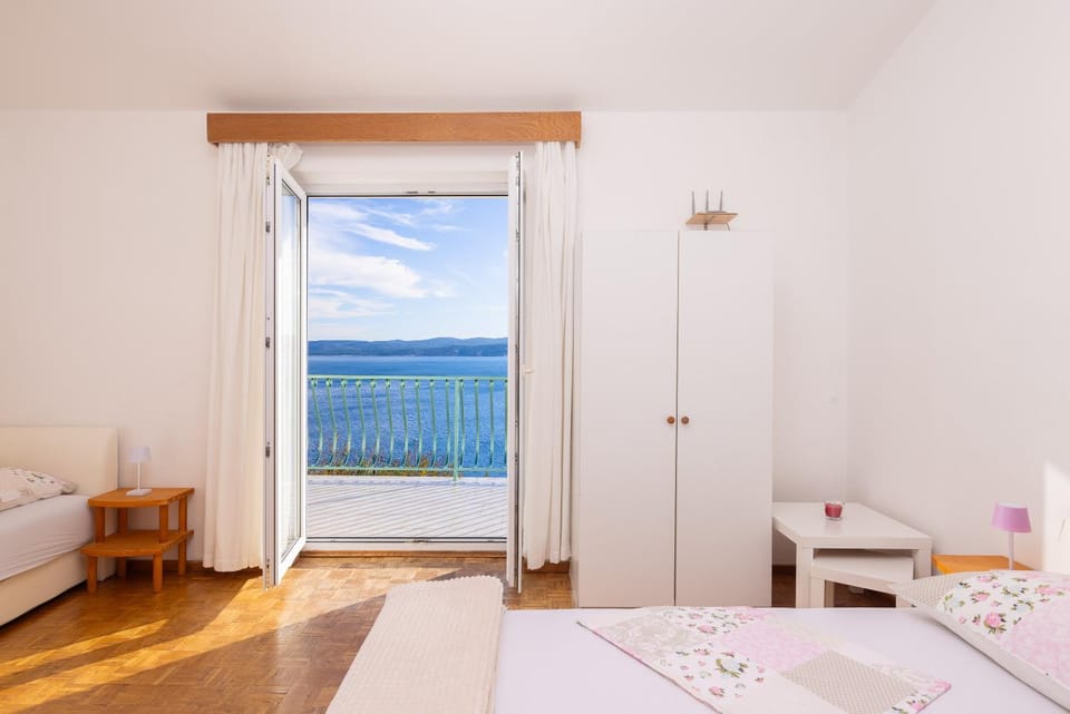 Bed, Balcony/Terrace, Bedroom, Sea view, wardrobe