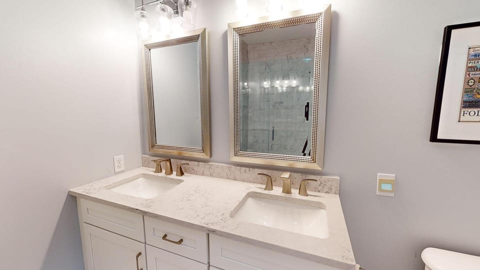 Shower, Toilet, Bathroom, hair dryier, pet friendly