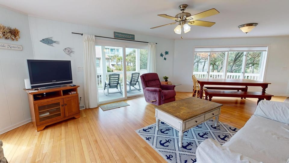 TV and multimedia, Living room, Seating area, Entertainment, Family, furniture, pet friendly