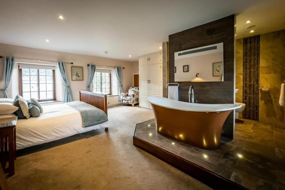 Beautiful Grade 2 listed building- Single Dwelling House in Bowness-on-Windermere