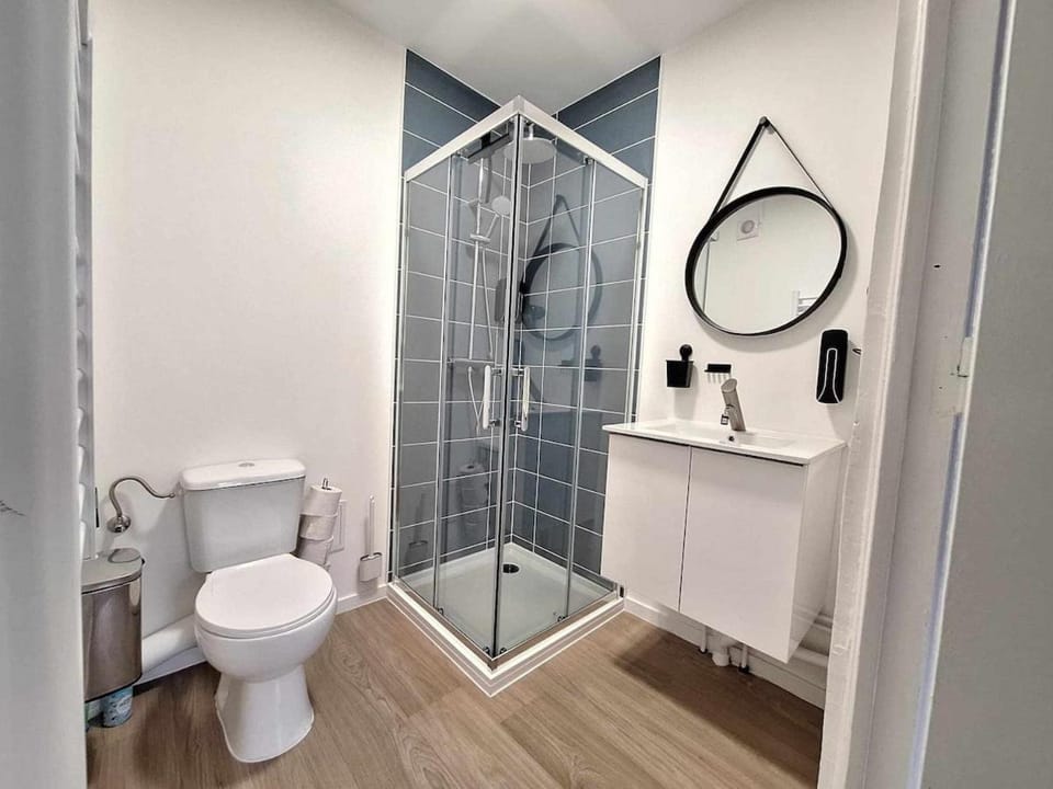Shower, Toilet, Bathroom