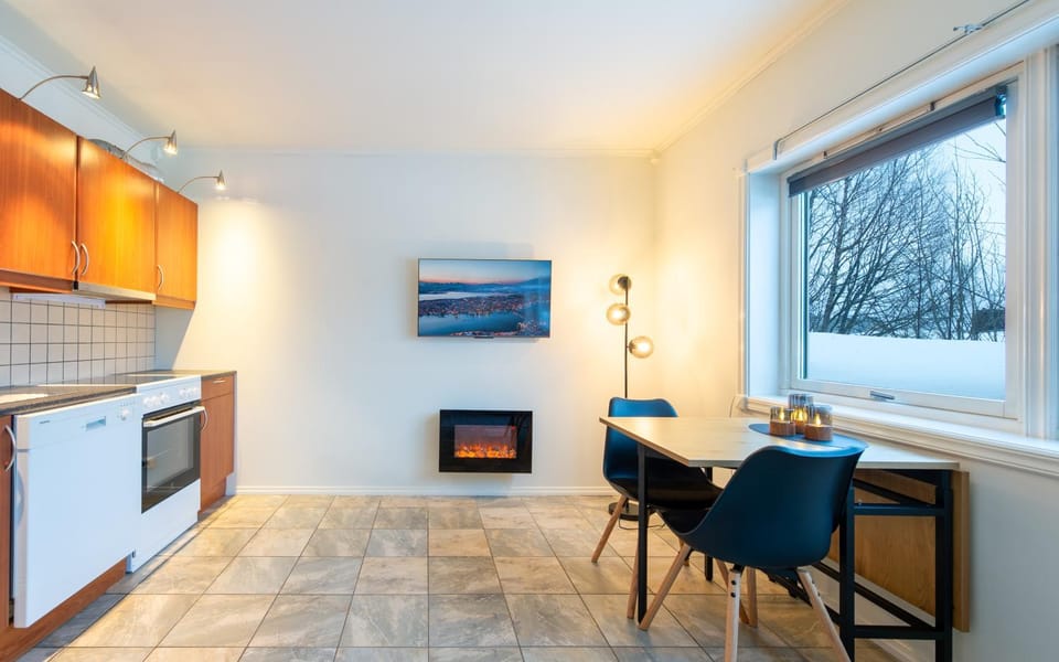 Cozy Apartment in the Heart of Tromsø "North" unit Apartment in Tromso