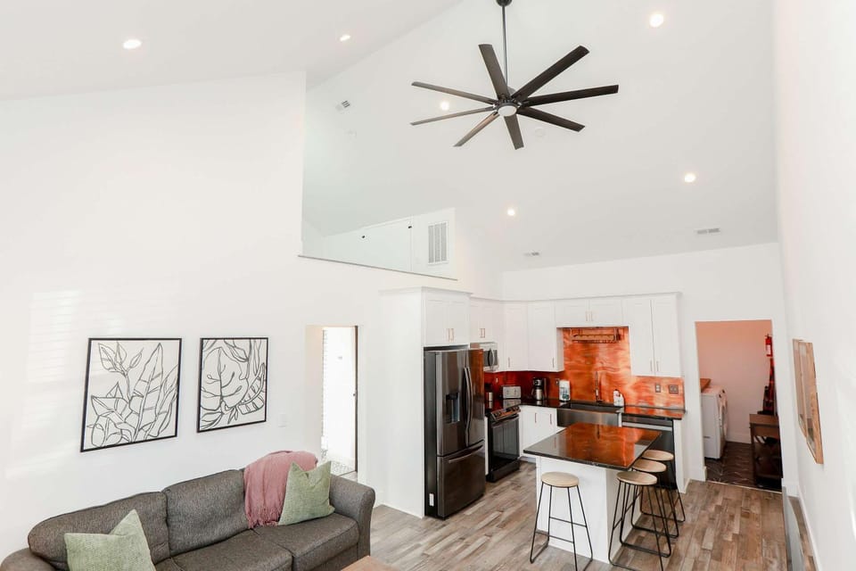Sojourn Steps to the Beach Sleeps 4 Apartment in Chics Beach