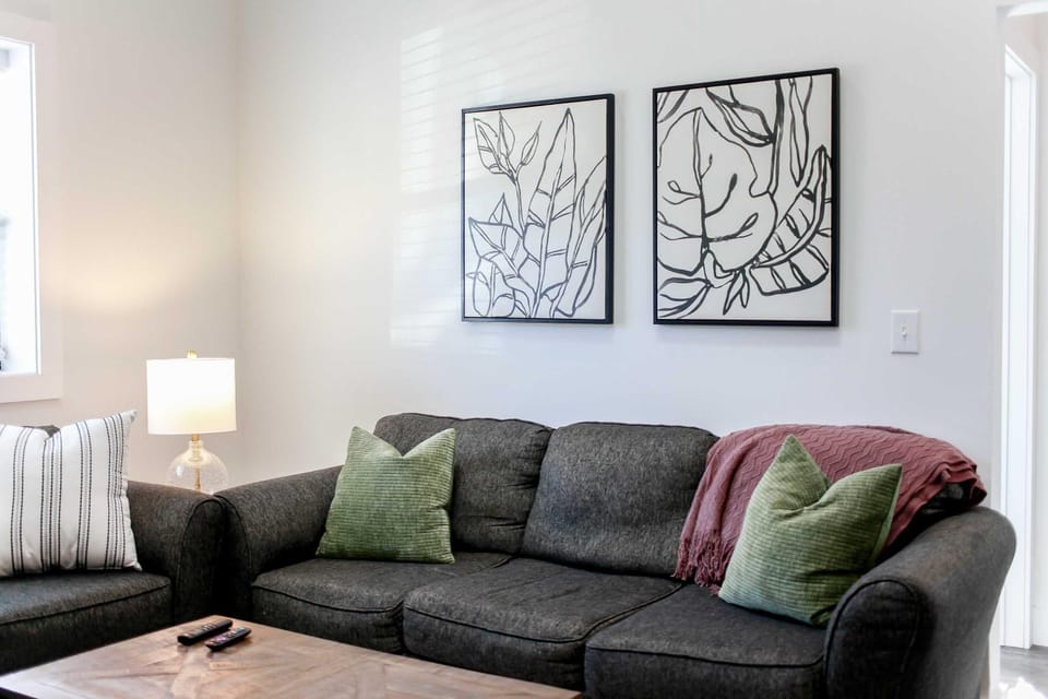 Sojourn Steps to the Beach Sleeps 4 Apartment in Chics Beach