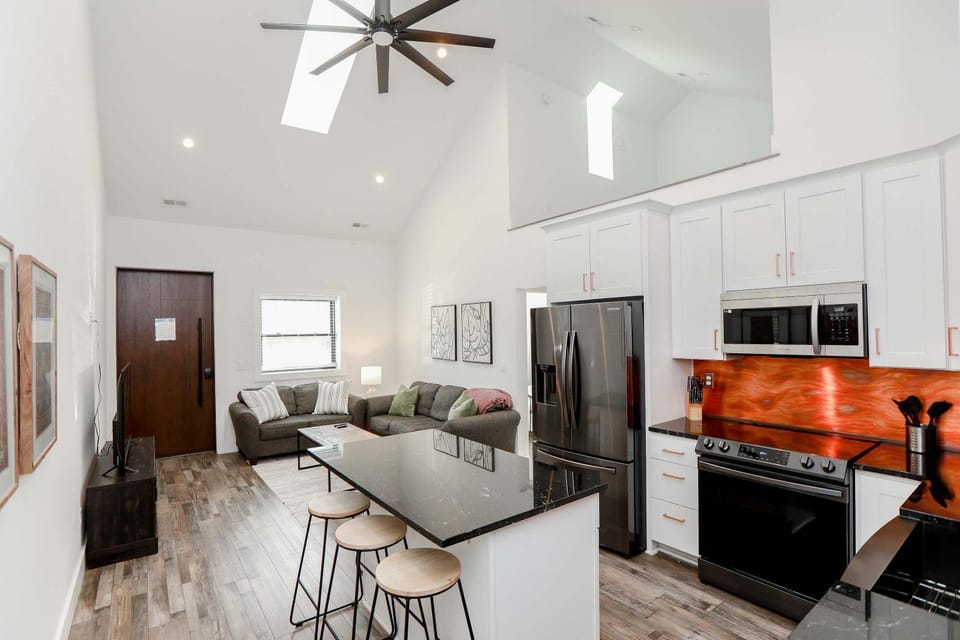 Sojourn Steps to the Beach Sleeps 4 Apartment in Chics Beach