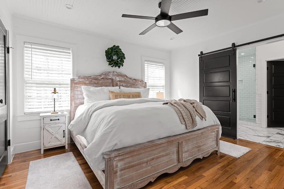 Fraulein Haus walk to Main St sleeps 5 House in Fredericksburg