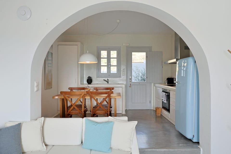 Living room, Seating area, Dining area, kitchen