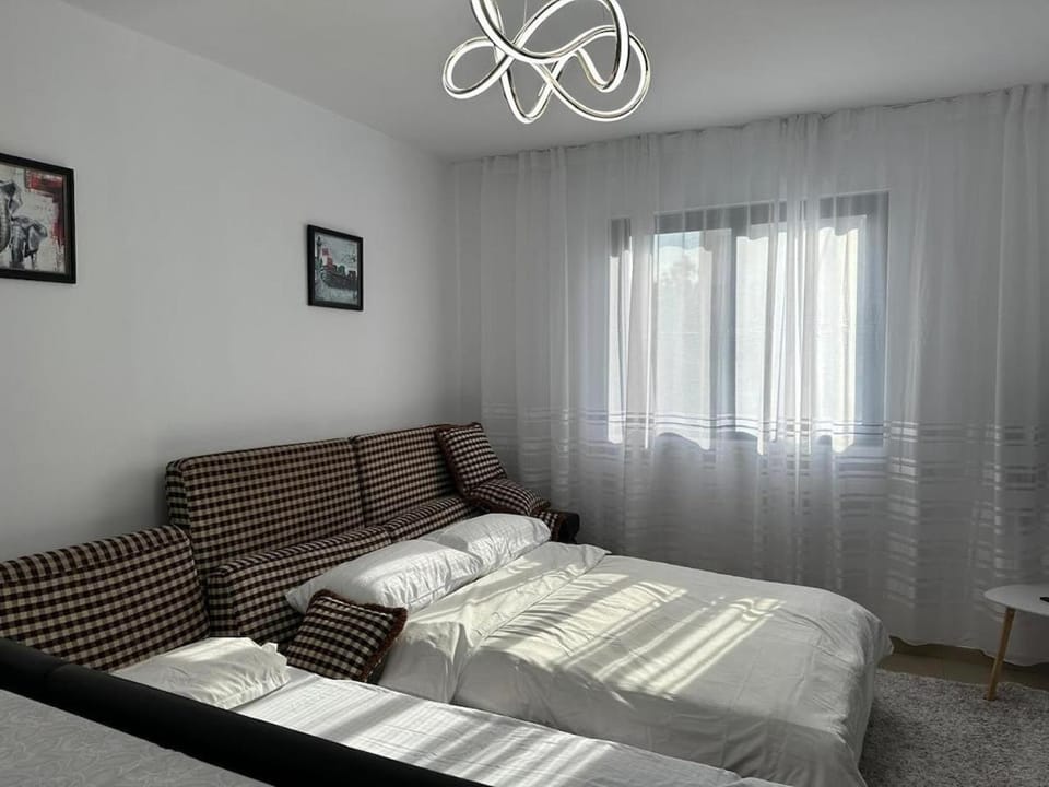 modern place-perfect Getaway Apartment in Tirana