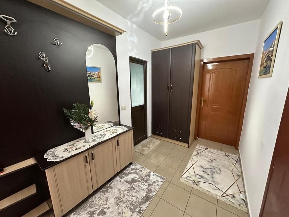 modern place-perfect Getaway Apartment in Tirana