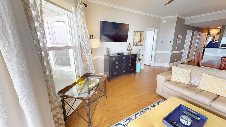 TV and multimedia, Living room, Seating area, Entertainment, Family, furniture, pet friendly, storage
