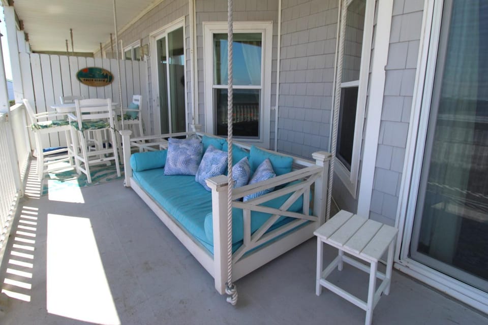 Bed, Day, Night, Bird's eye view, Summer, View (from property/room), Balcony/Terrace, Seating area, Beach, Sea view, Sunrise, Sunset, Family, pet friendly