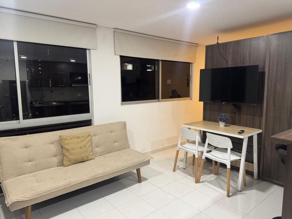 Gran loft cerca al tesoro y al lleras 121 Apartment in Medellin