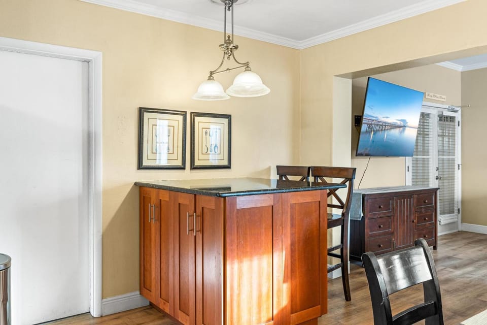 TV and multimedia, Dining area