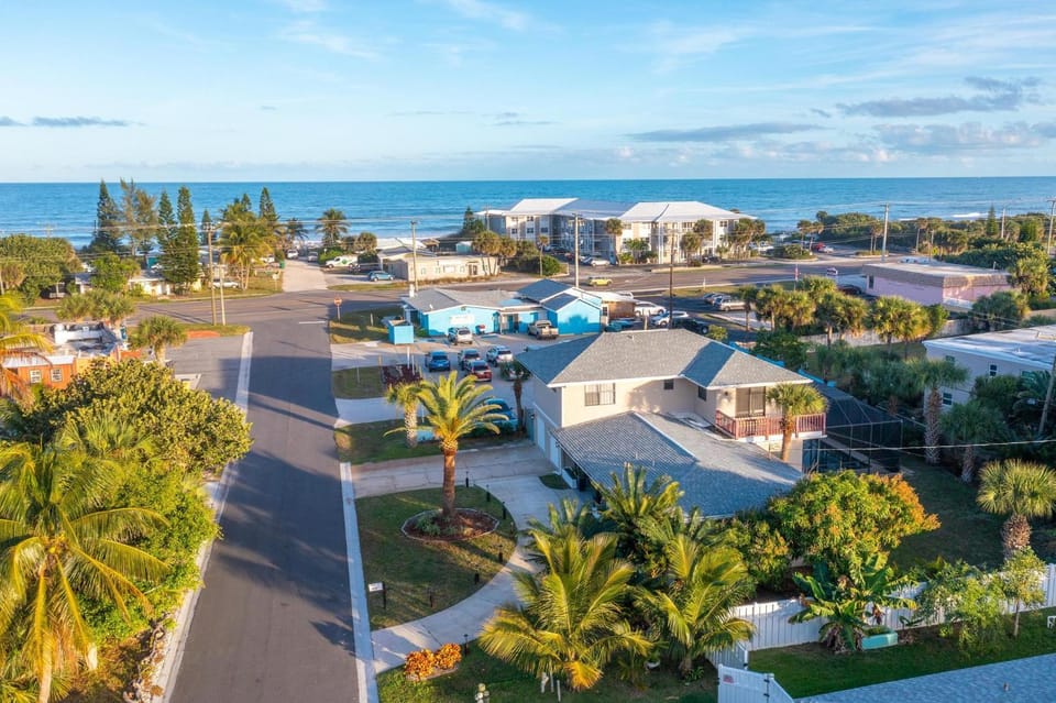 View (from property/room), Beach, Sea view, Street view