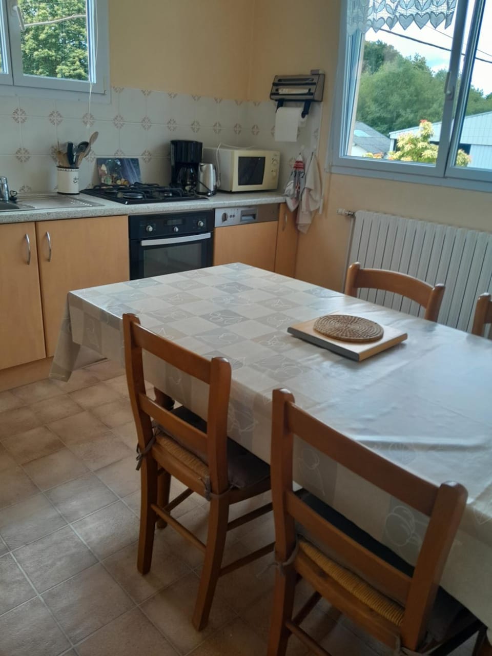 Kitchen or kitchenette, Dining area, dishwasher, minibar, pet friendly, stove, toaster