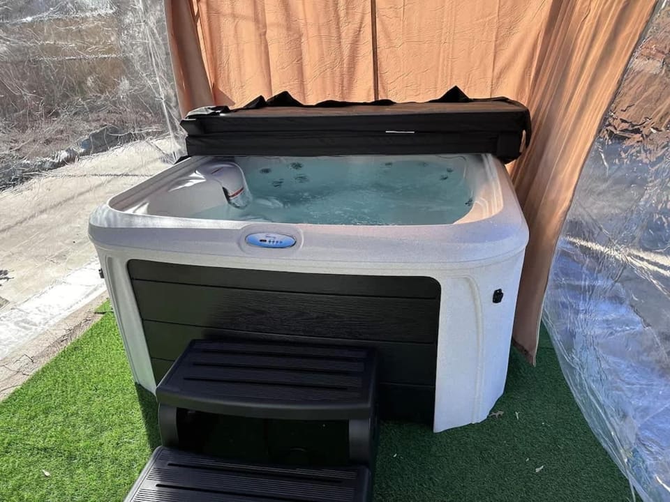 New year fun-Near Lake Navy Hot Tub King Bed House in Gurnee