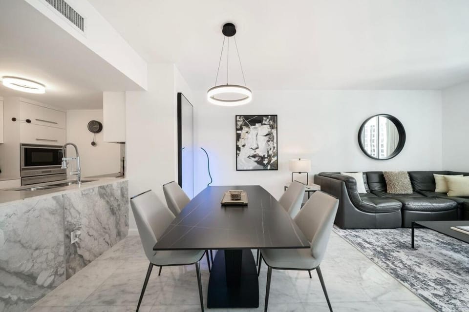 Charming Ocean View 2BR 1BA ICON Brickell Apartment in Brickell