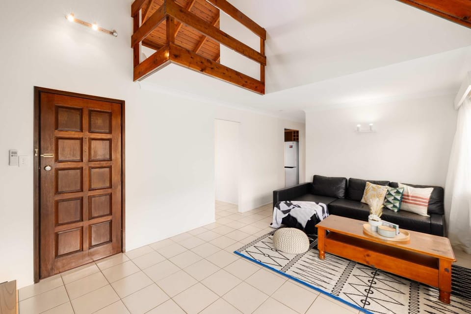 New 4BR Modern & Stylish Heritage Hideaway WiFi House in Brisbane
