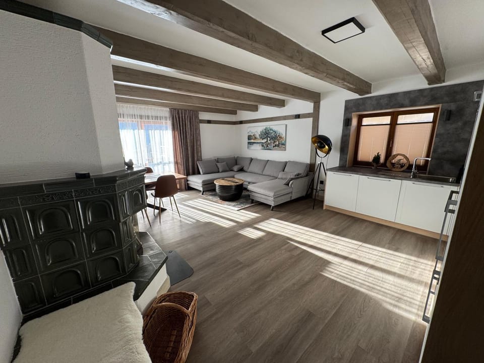 Communal lounge/ TV room, TV and multimedia, Living room, Seating area