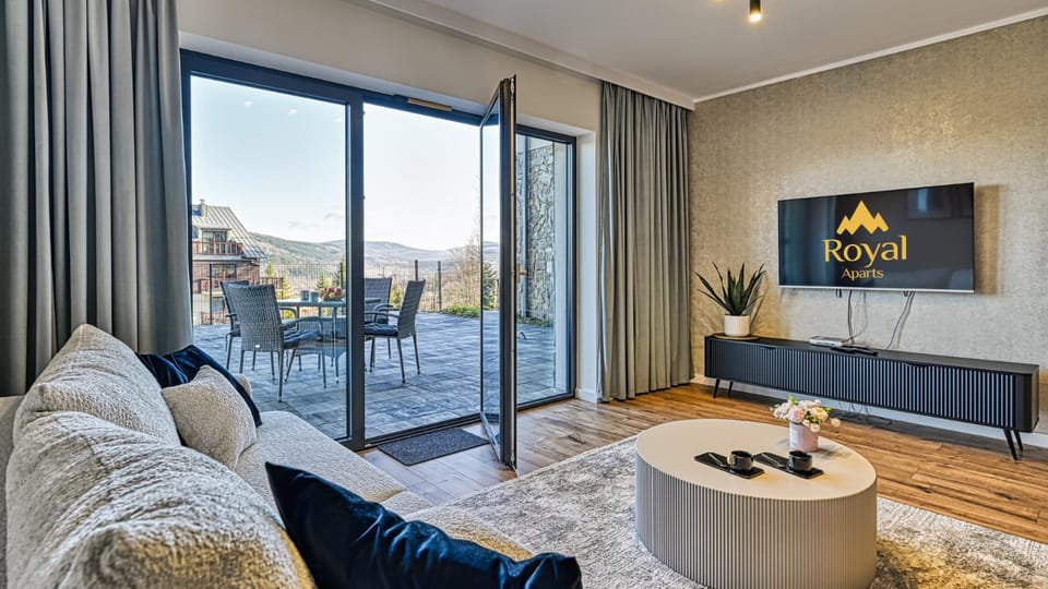 TV and multimedia, Balcony/Terrace, Seating area