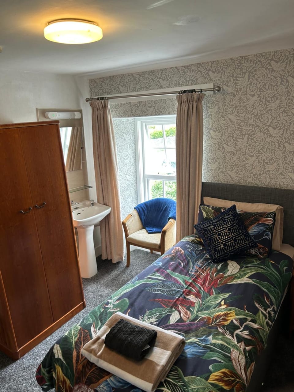 Holland arms hotel Hotel in Wales