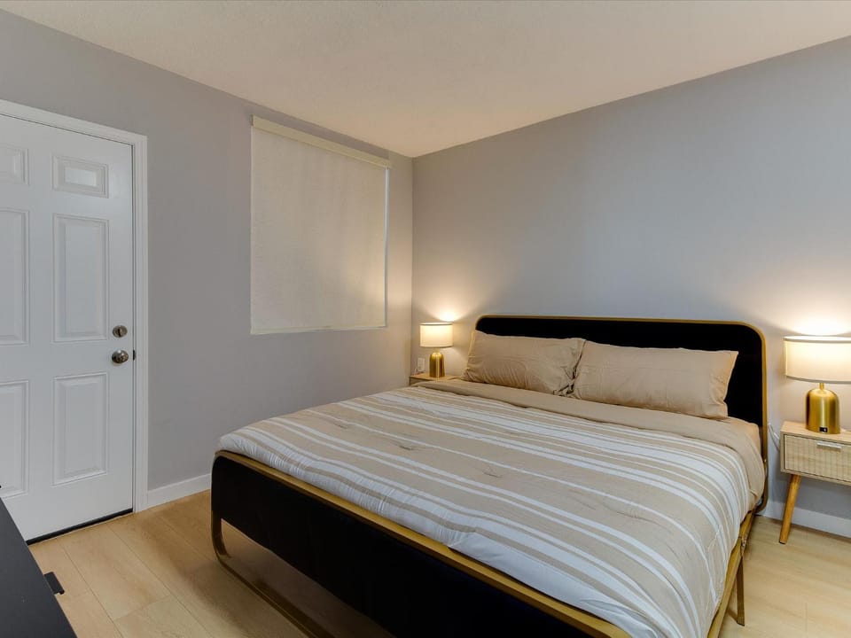 Modern 3 Bedroom Apartment in San Fernando Apartment in Sylmar