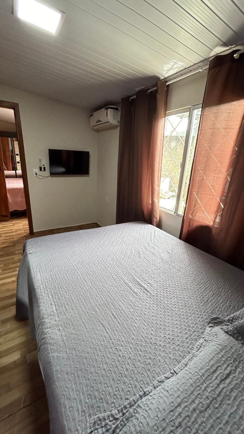 Bed, Bedroom, air conditioner