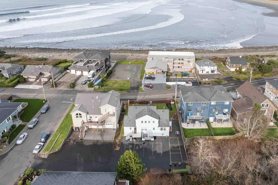 Surf and Sand Dollars House in Seaside