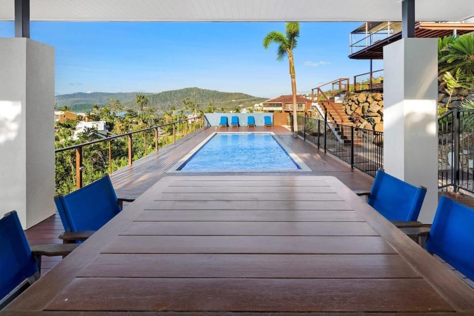 Nautilus On The Hill - Airlie Beach House in Airlie Beach