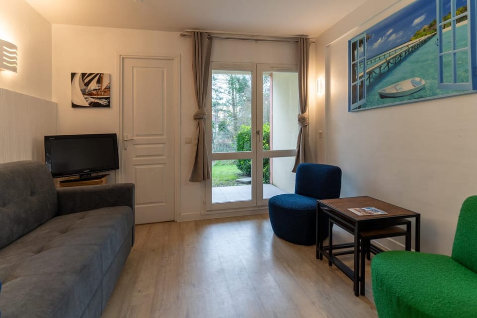 Appt rez de jardin 6 personnes avec piscine tennis et parking gratuit 21 Apartment in Hauts-de-France
