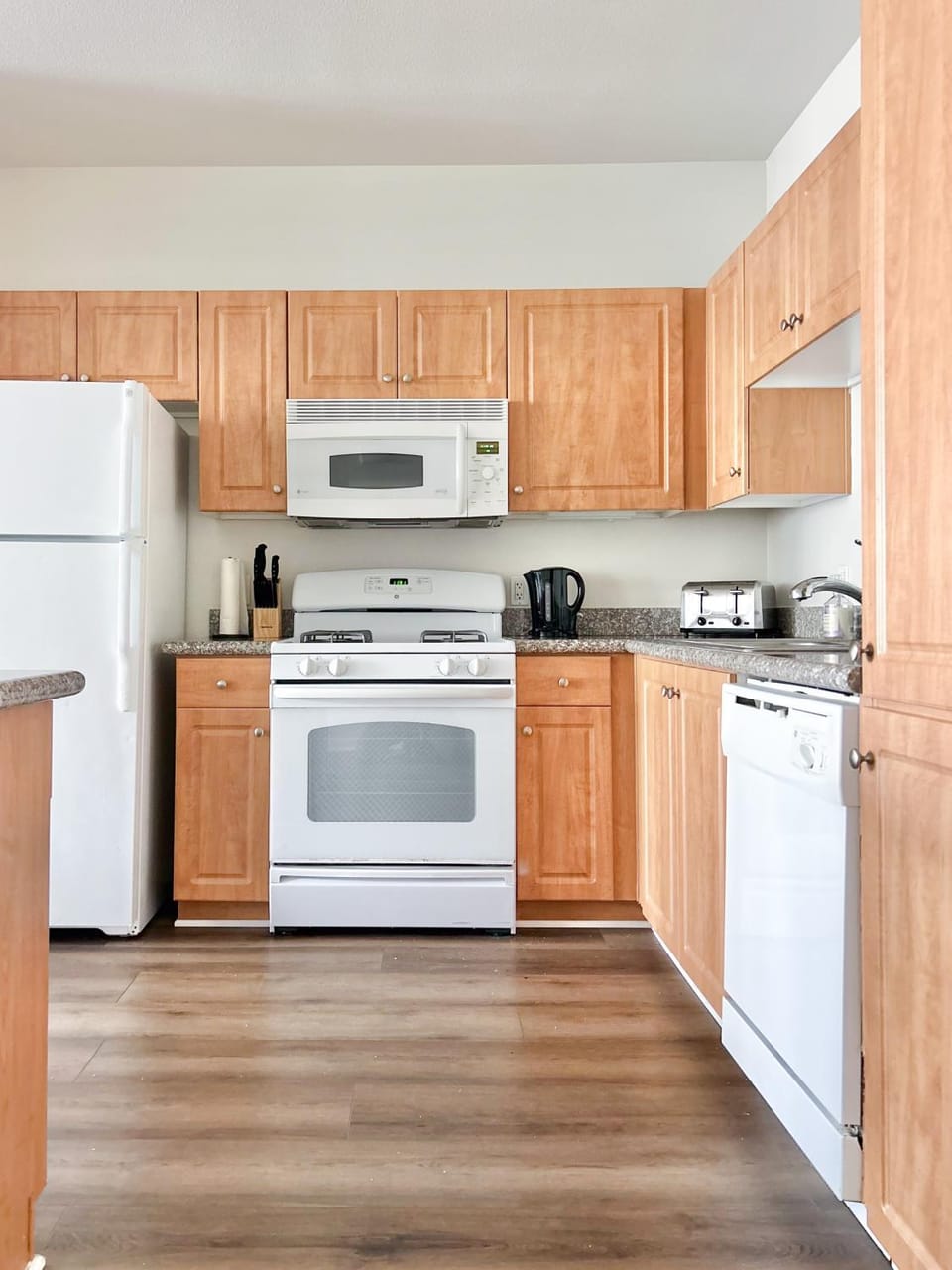 Marina del Rey Coastal Living - Spacious 2BD Apt Apartment in Marina del Rey