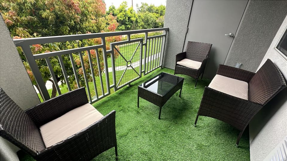 Marina del Rey Coastal Living - Spacious 2BD Apt Apartment in Marina del Rey
