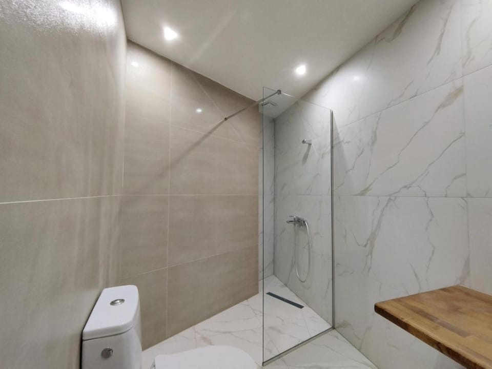 Shower, Toilet, Bathroom