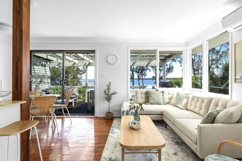 Sunset Splash Retreat House in Central Coast