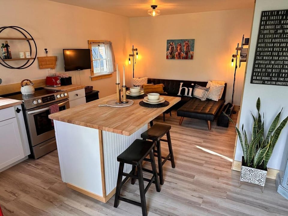 Kitchen or kitchenette, Living room, Dining area