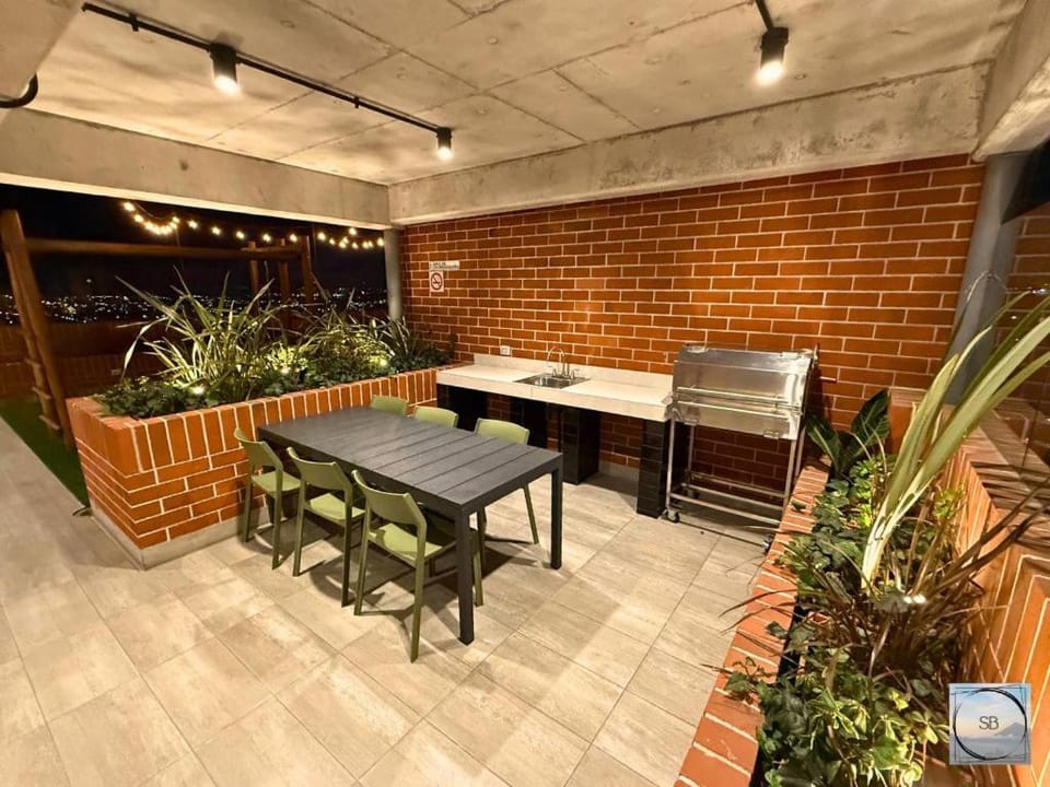 Central Location, Secure & Vibrant Night Life! Apartment in Guatemala City