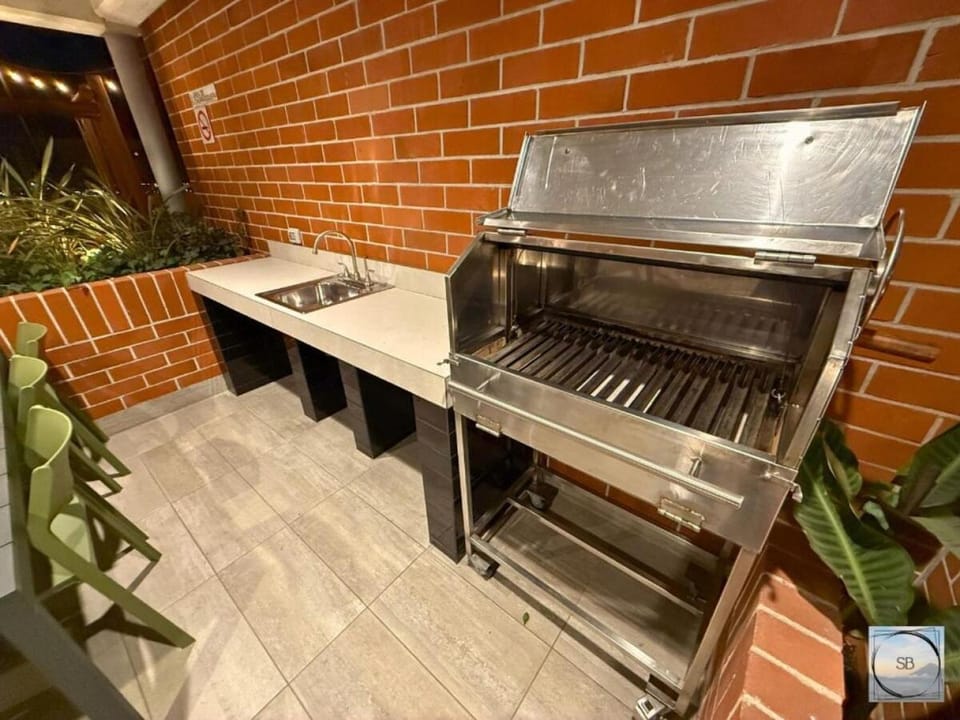BBQ facilities, Kitchen or kitchenette