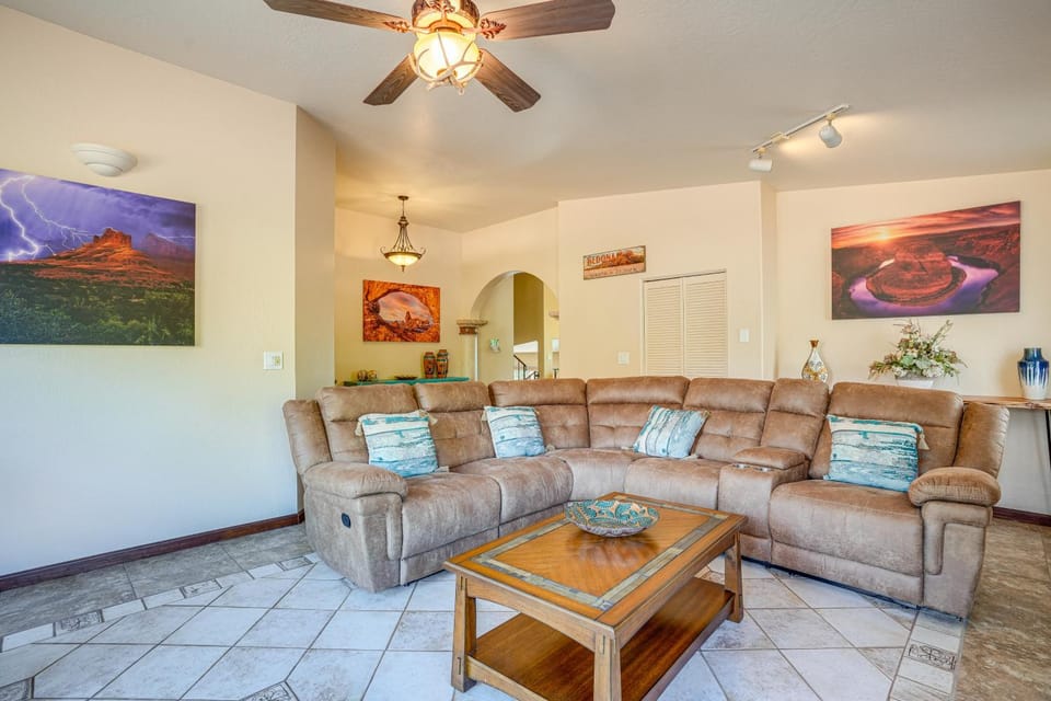 Panoramic Red Rock Views and Hot Tub Sedona Retreat House in Sedona