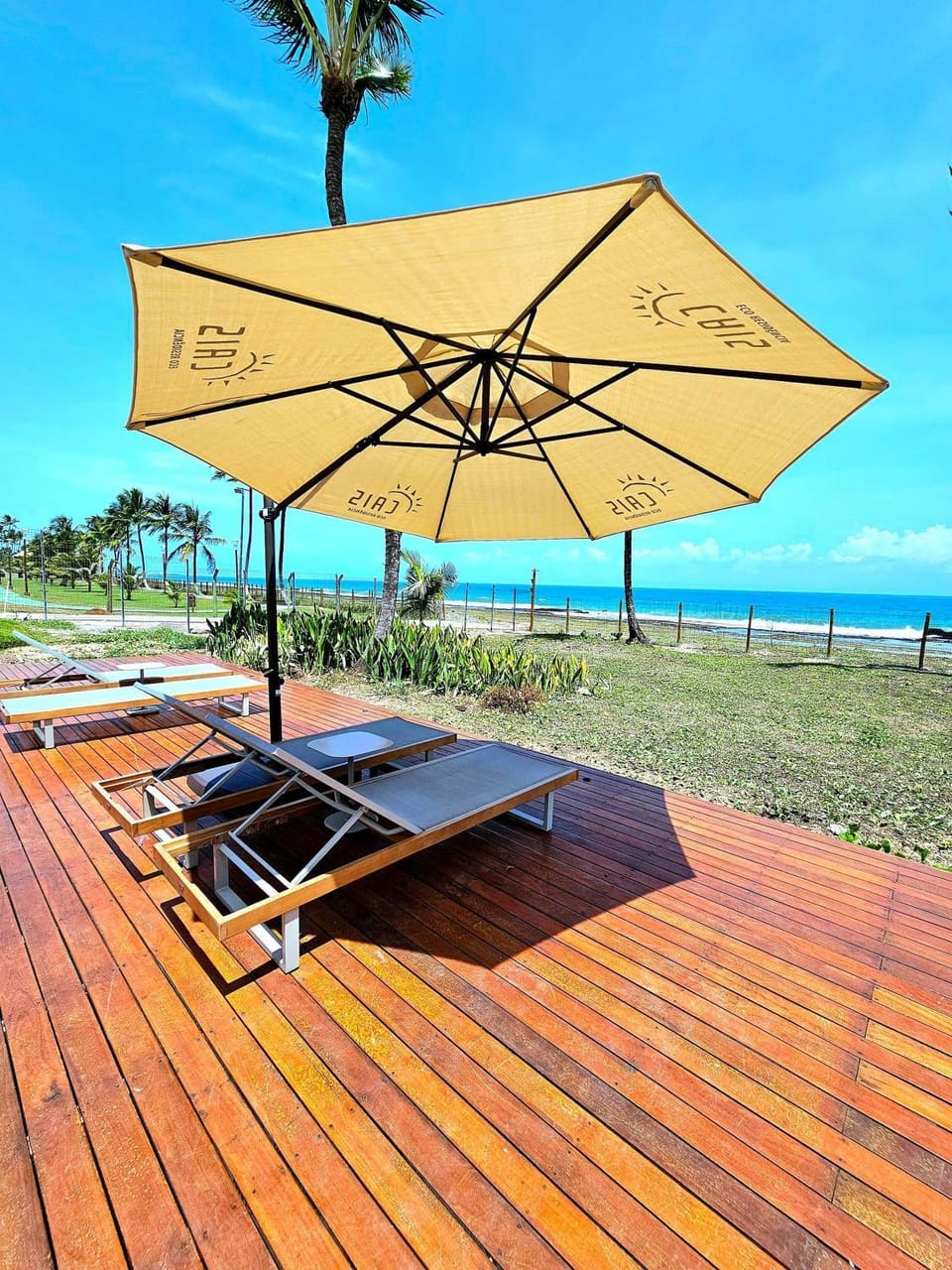 Sofisticação e Luxo à Beira-mar no Cais Eco em Muro Alto by HM House in State of Pernambuco, Brazil