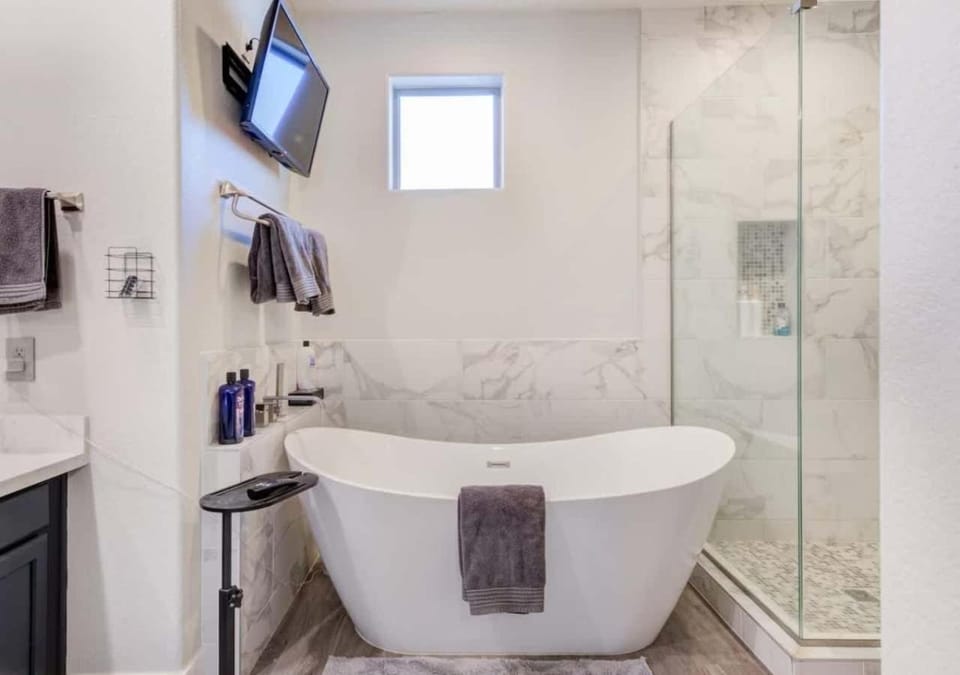 Bathroom, Bath