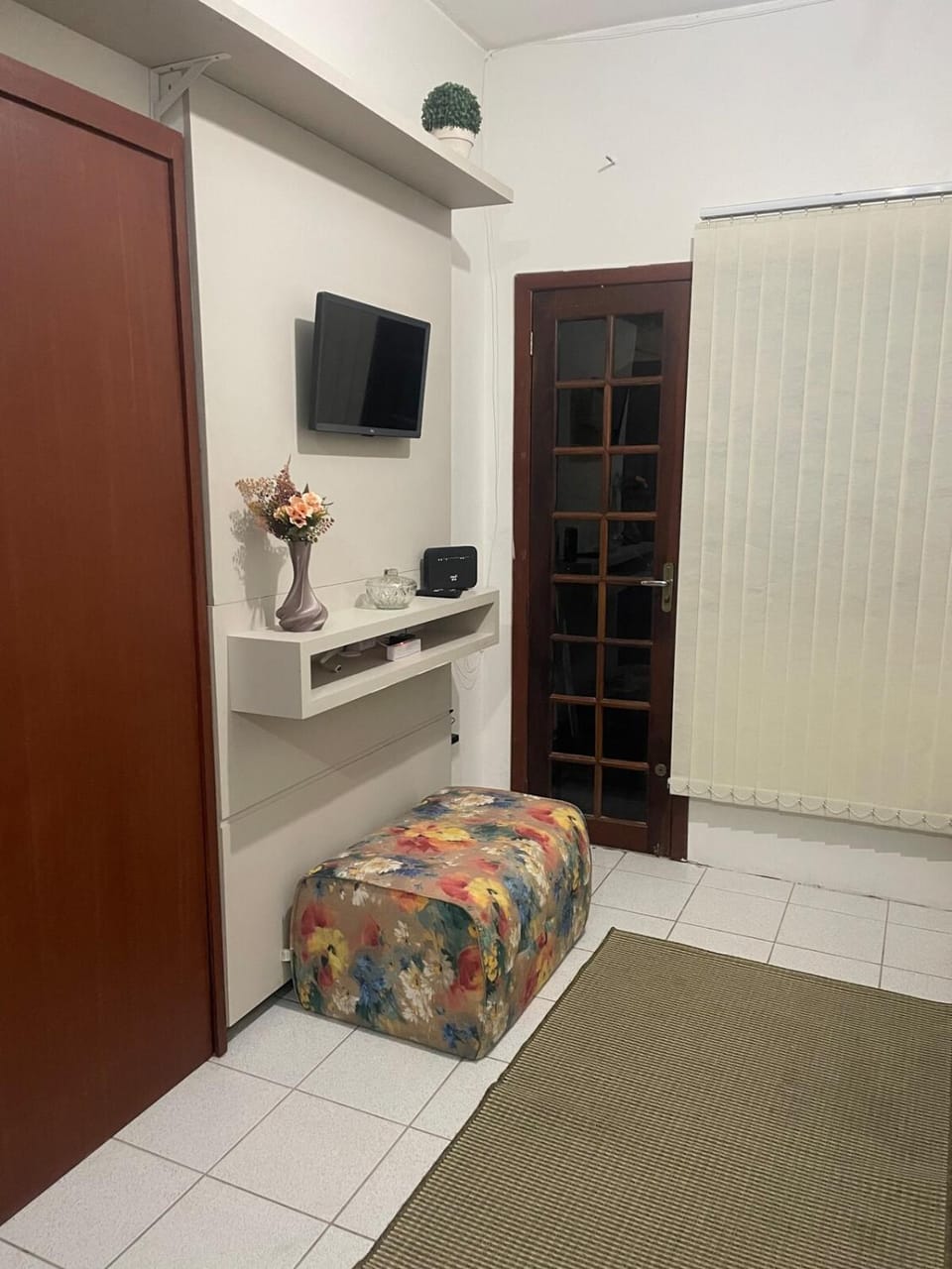 Apto térreo a uma quadra do mar Apartment in Florianopolis