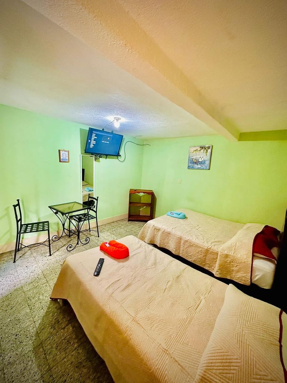 Bed, TV and multimedia, Photo of the whole room