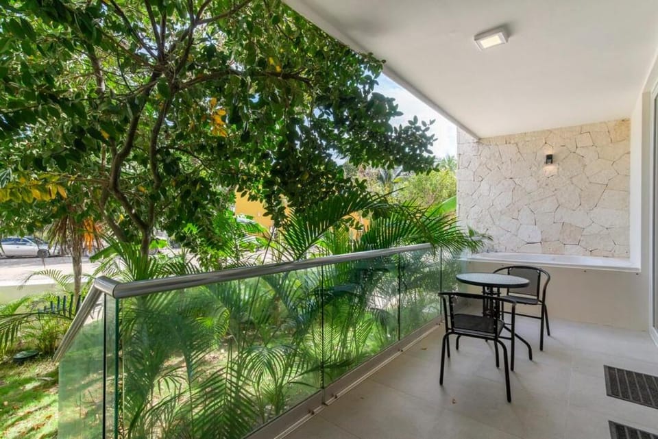 Patio, Spring, Day, Garden, Hot Tub, View (from property/room), Balcony/Terrace, Seating area, Garden view