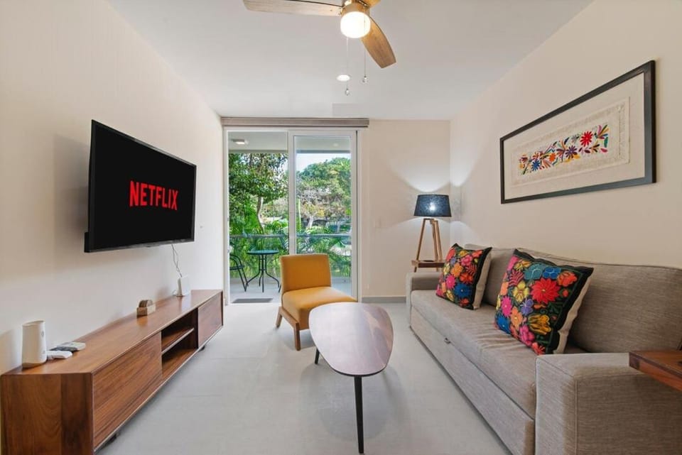 TV and multimedia, Balcony/Terrace, Living room, Seating area, air conditioner