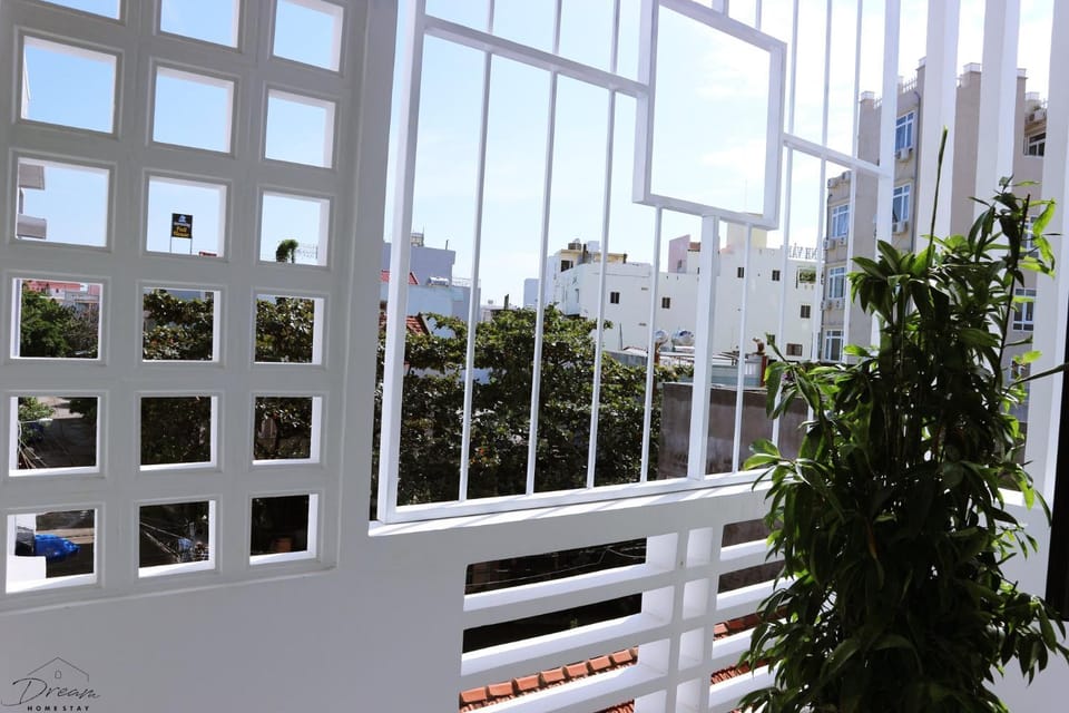 Property building, Day, View (from property/room), Balcony/Terrace, City view